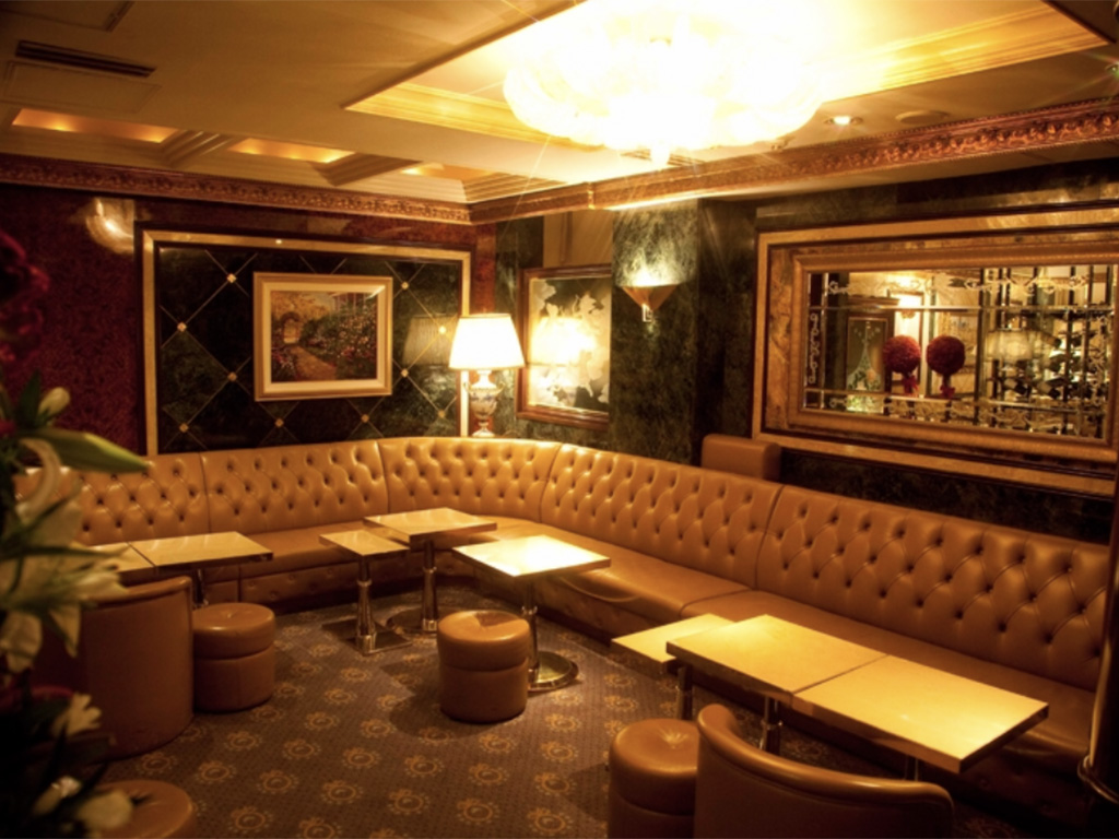 銀座の高級クラブ ロイヤルガーデン Royalgarden の求人情報を紹介 Lounge Plus